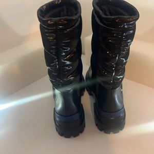 Calvin Klein size  6,5